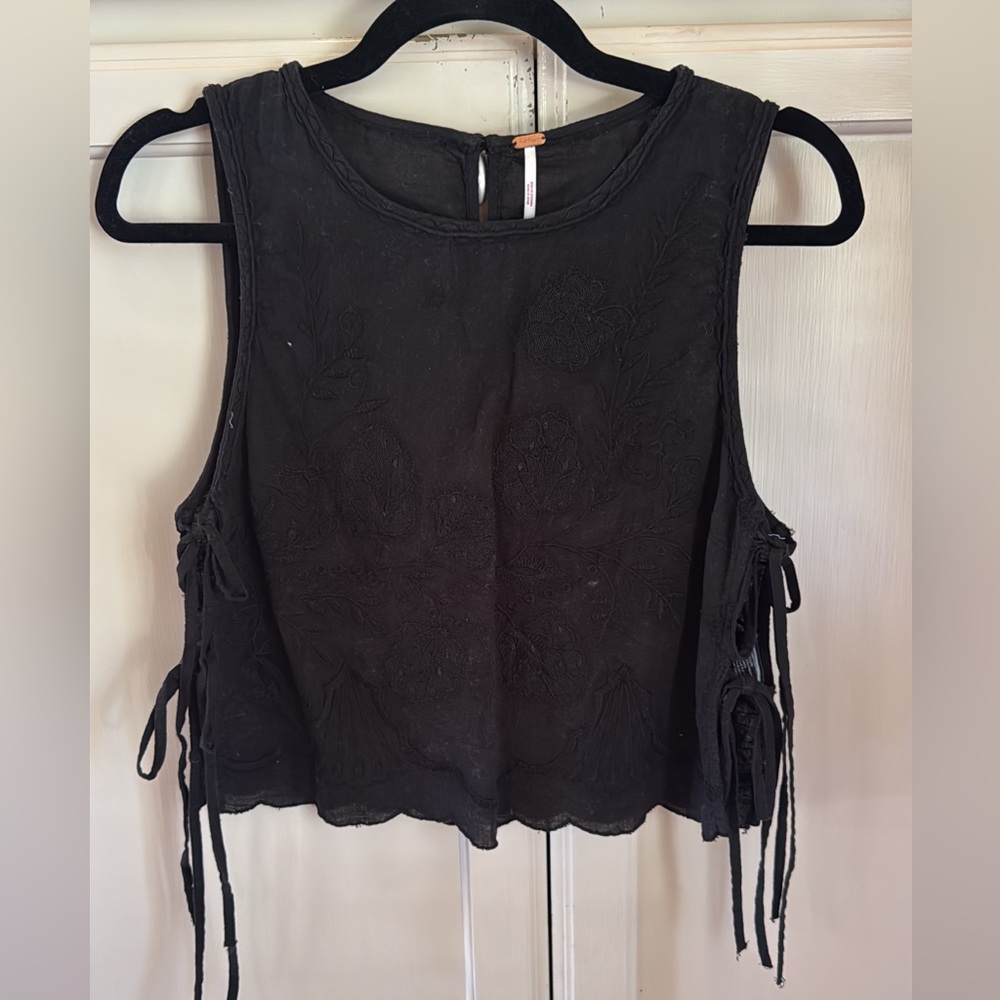 Free People Black Sleeveless Crop Tank Top